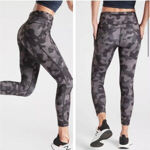 Women's Athleta Lightning 7/8 Tight Camouflage Leggings Size Medium
